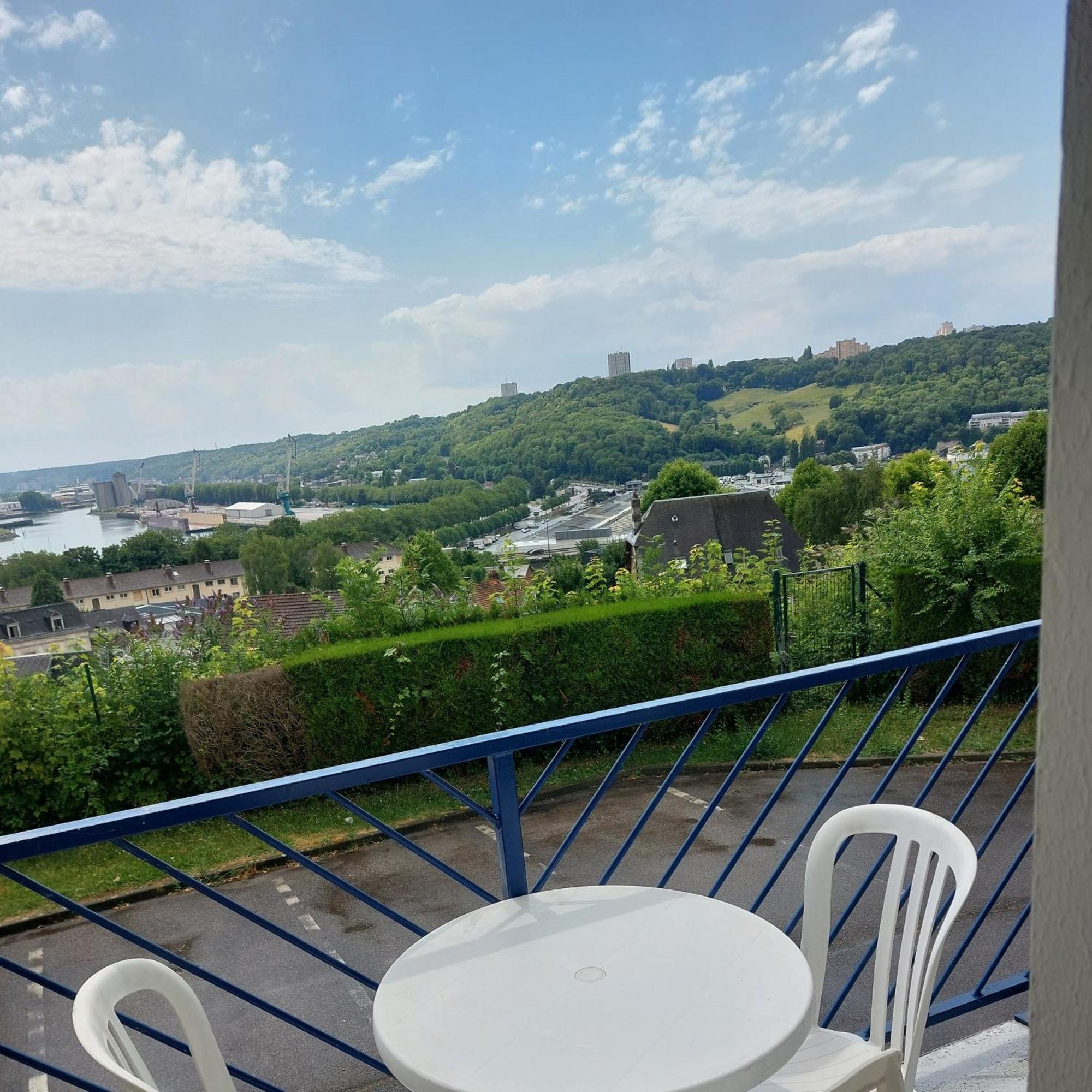 : Vue Panoramique Sur La Seine Avec Parking Apartment Rouen